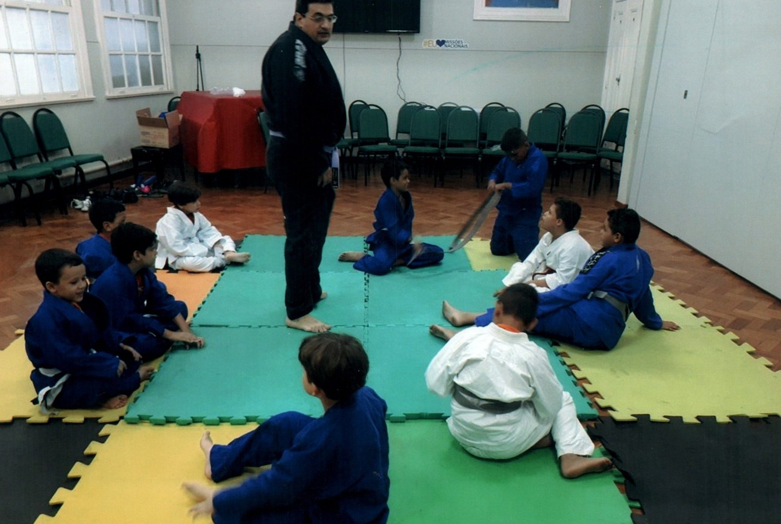 Aula de artes marciais no tatame