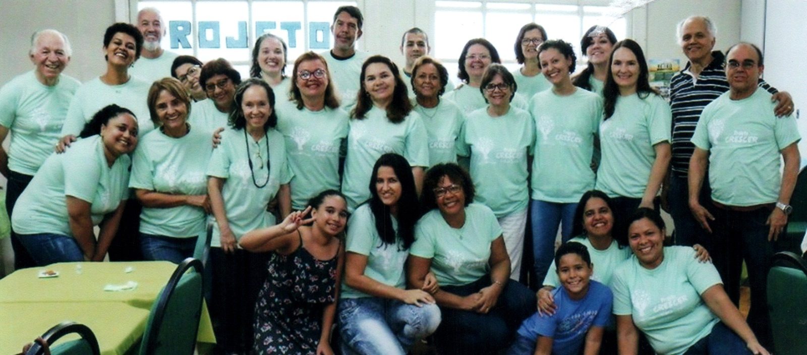 Equipe de voluntários do Projeto Crescer