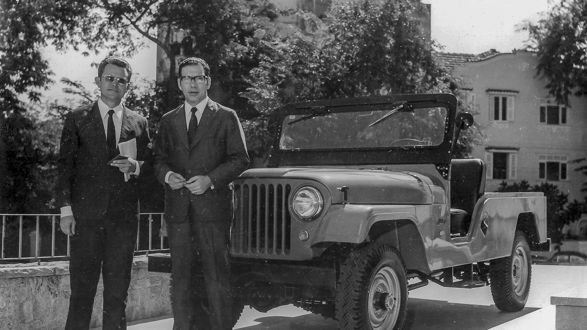 Doação de veículo Jeep ao trabalho missionário - Anos 70